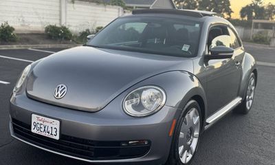 2012 Volkswagen Beetle 25L Pzev