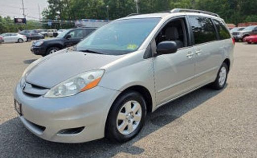 2010 Toyota Sienna LE