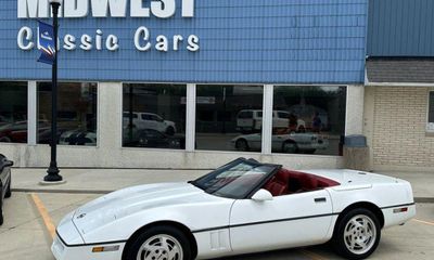 1990 Chevrolet Corvette Base