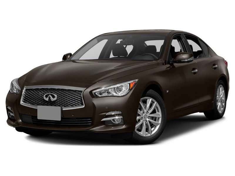 2015 Infiniti Q50 — a typically priced live listing