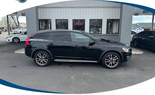 2018 Volvo V60CC Premier