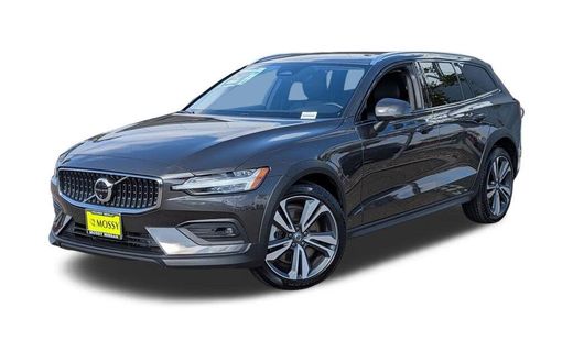 2025 Volvo V60CC Plus