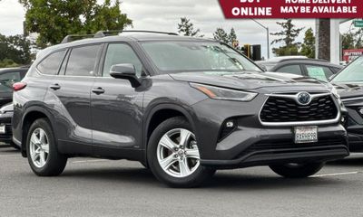 2021 Toyota Highlander LE