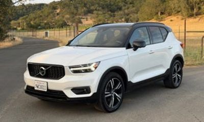 2019 Volvo XC40 R Design Momentum