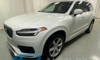2023 Volvo XC90 Core Bright Theme