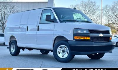 2025 Chevrolet Express 2500