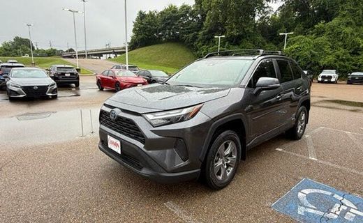 2023 Toyota RAV4 XLE