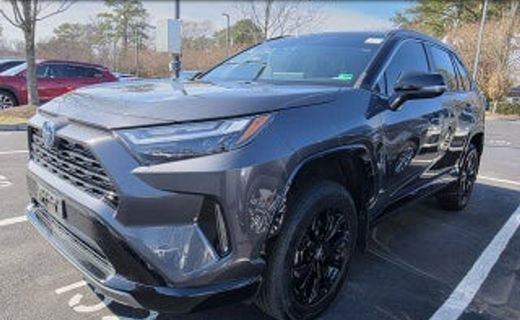 2025 Toyota RAV4 XLE Premium