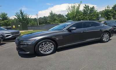 2025 Genesis G80 2 5T