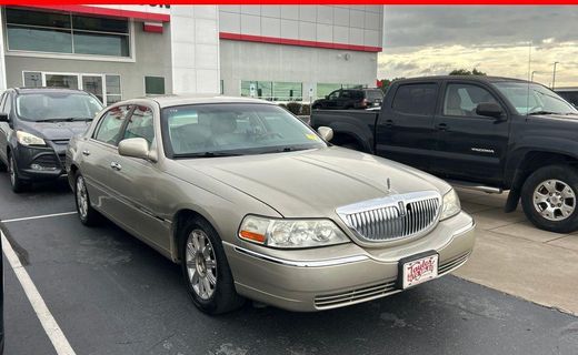 2008 Lincoln Town CAR Signature Limited