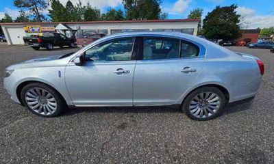 2014 Lincoln MKS Base