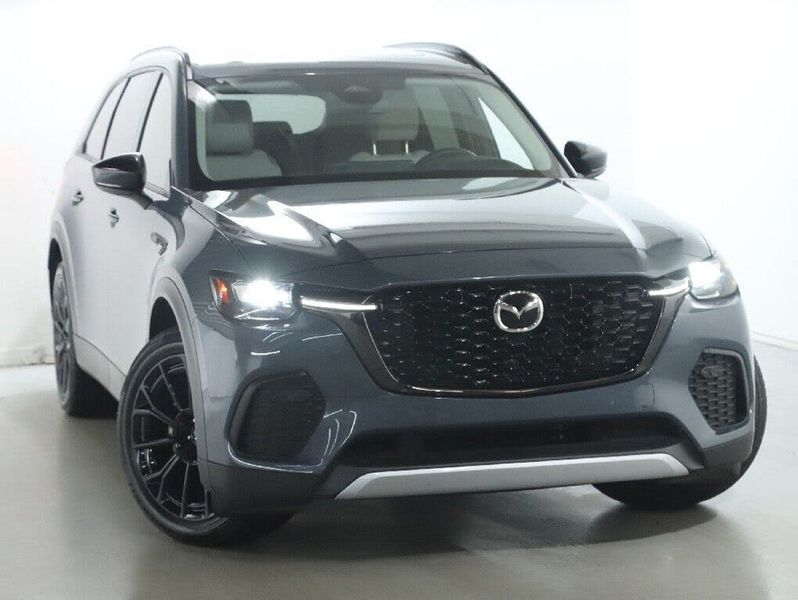 2025 Mazda CX-70 — a typically priced live listing
