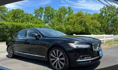 2023 Volvo S90 Plus Bright With