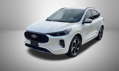 2023 Ford Escape ST Line Elite