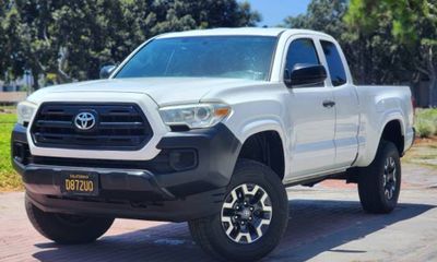 2016 Toyota Tacoma SR SR5