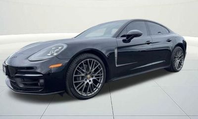 2023 Porsche Panamera 4 Platinum