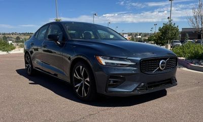2023 Volvo S60 Core Bright Theme