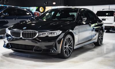 2022 BMW 330E