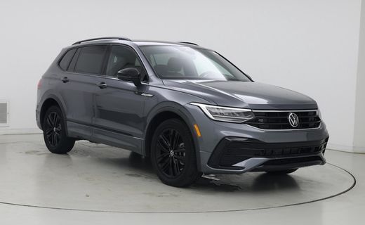 2022 Volkswagen Tiguan SE Black