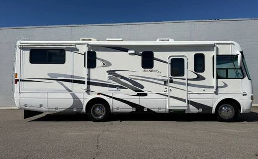 2004 Workhorse W22