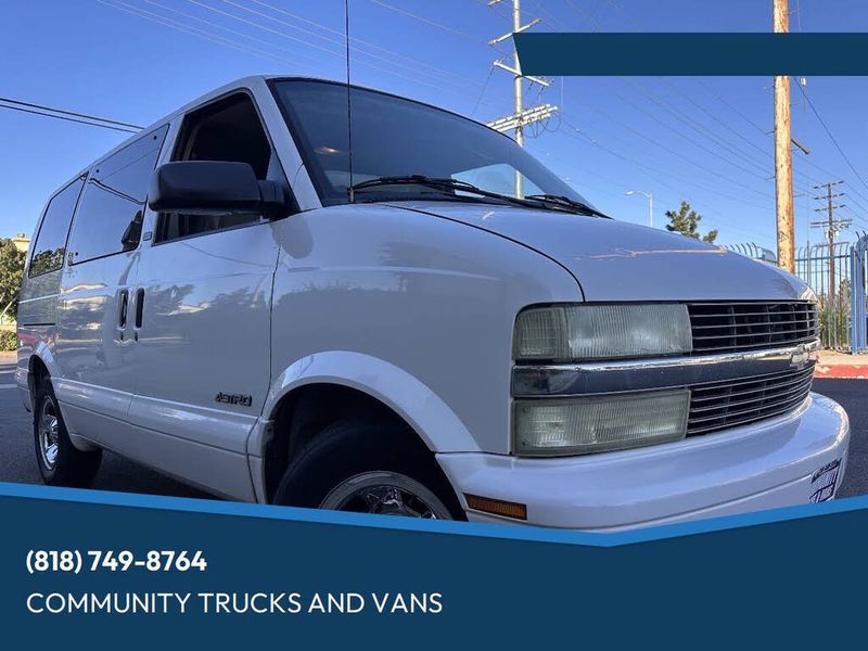 Representative 2002 Chevrolet Astro VAN photo