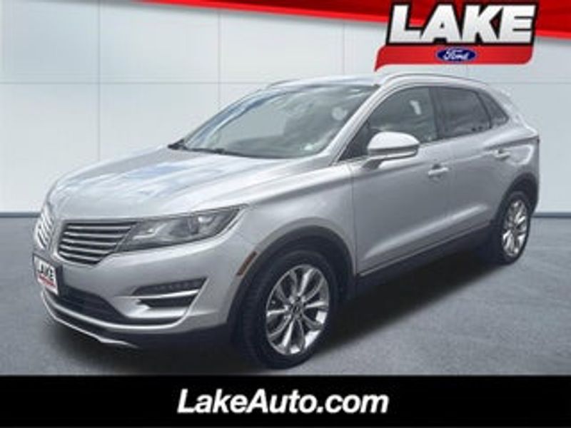 2015 Lincoln MKC — a typically priced live listing