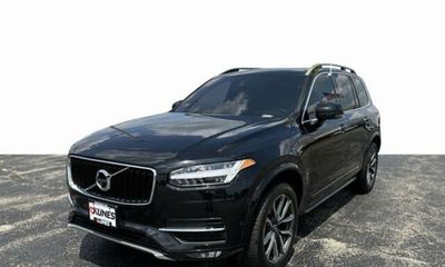 2018 Volvo XC90 Momentum