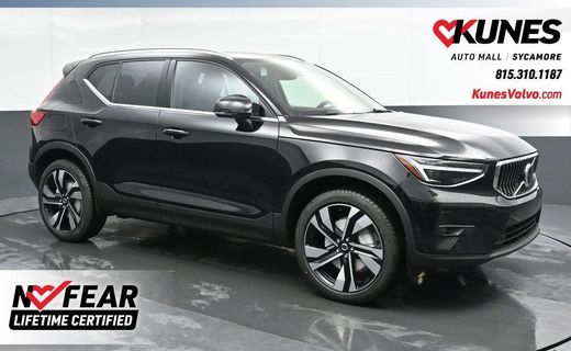 2025 Volvo XC40 Ultra Bright