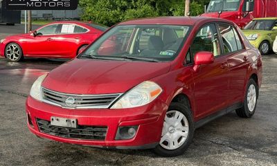 2011 Nissan Versa 18 S