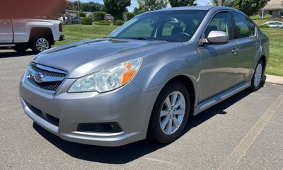 2011 Subaru Legacy Premium M R