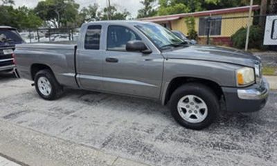 2005 Dodge Dakota ST