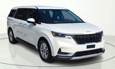 2022 Kia Carnival LX Seat Package