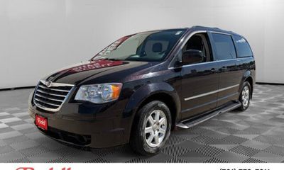 2010 Chrysler Town AND Country RT