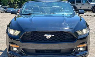 2015 Ford Mustang V6 Convertible