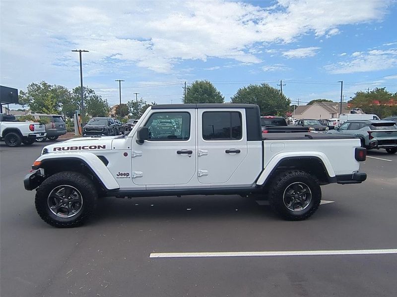 2023 Jeep Gladiator — a typically priced live listing