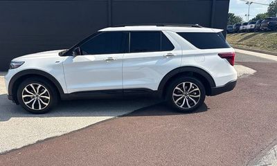 2024 Ford Explorer ST Line