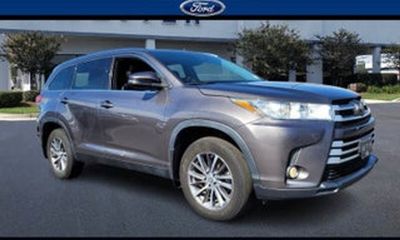 2019 Toyota Highlander LE