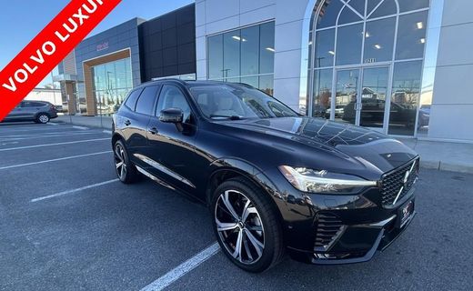 2023 Volvo XC60 Ultimate Dark
