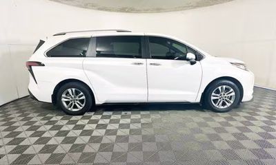 2025 Toyota Sienna Limited