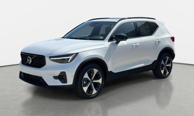 2026 Volvo XC40 Plus Dark
