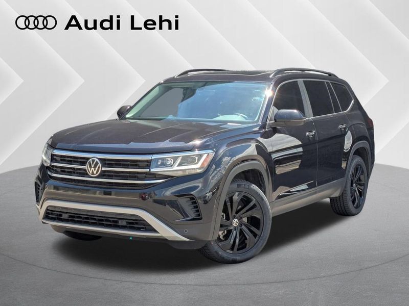 2022 Volkswagen Atlas — a typically priced live listing