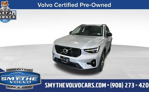 2024 Volvo XC40 Plus Dark
