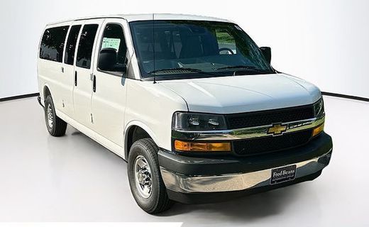 2026 Chevrolet Express LT EXT