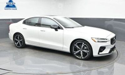 2025 Volvo S60 Plus Dark
