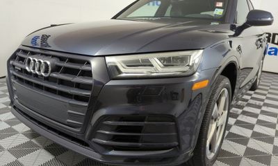 2020 Audi Q5 20T Titanium Premium