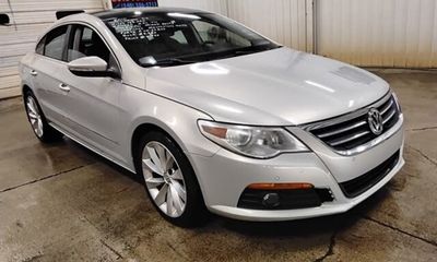 2010 Volkswagen Passat Luxury