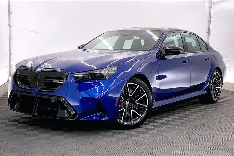 2025 Bmw M5 — a typically priced live listing