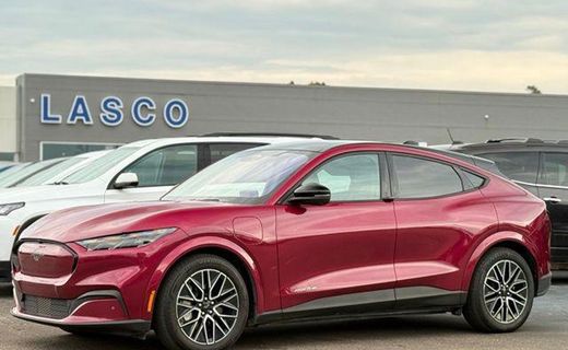 2025 Ford Mustang Mach-E Premium
