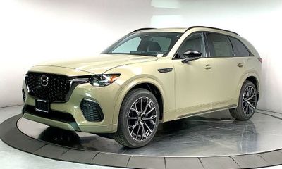 2025 Mazda CX-70 Premium Package