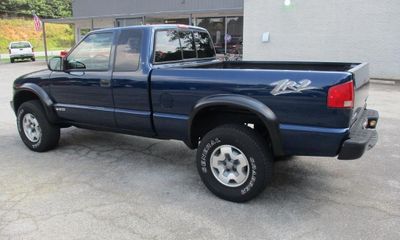 2003 Chevrolet S-10 Pickup LS